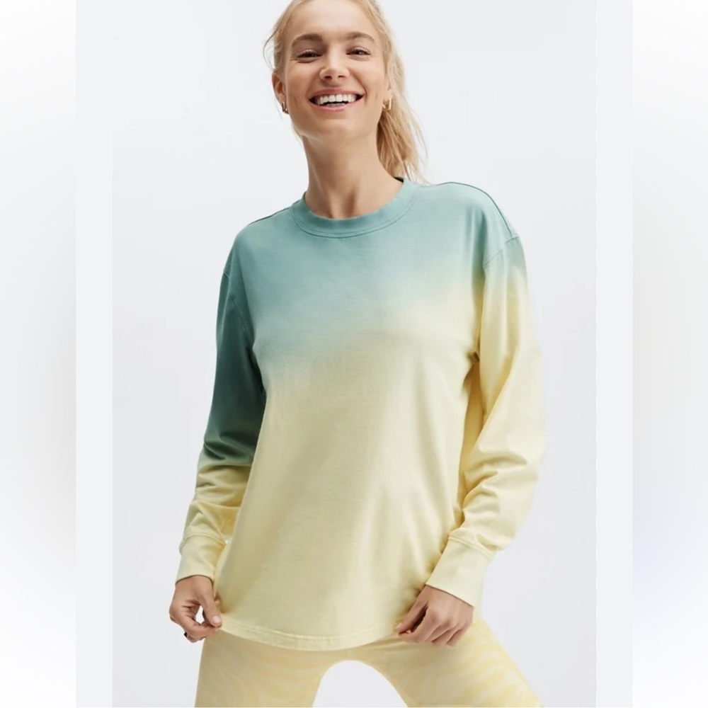 Fabletics dip die long sleeve boyfriend t